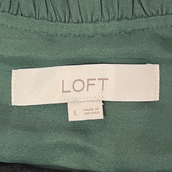 LOFT Dark Emerald Green Silky Shirt Blouse Size L Ruffle Neck Victorian Work - Picture 5 of 9